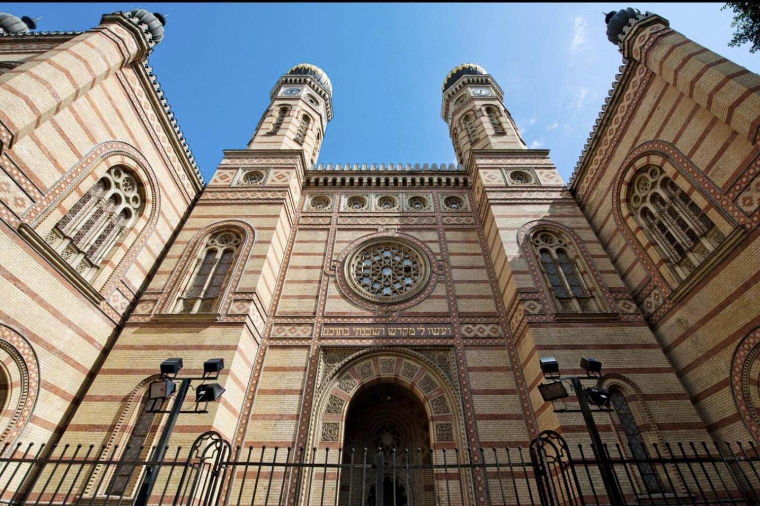 Golbarg Synagoge Apartment In Heart Of City Budapest Luaran gambar