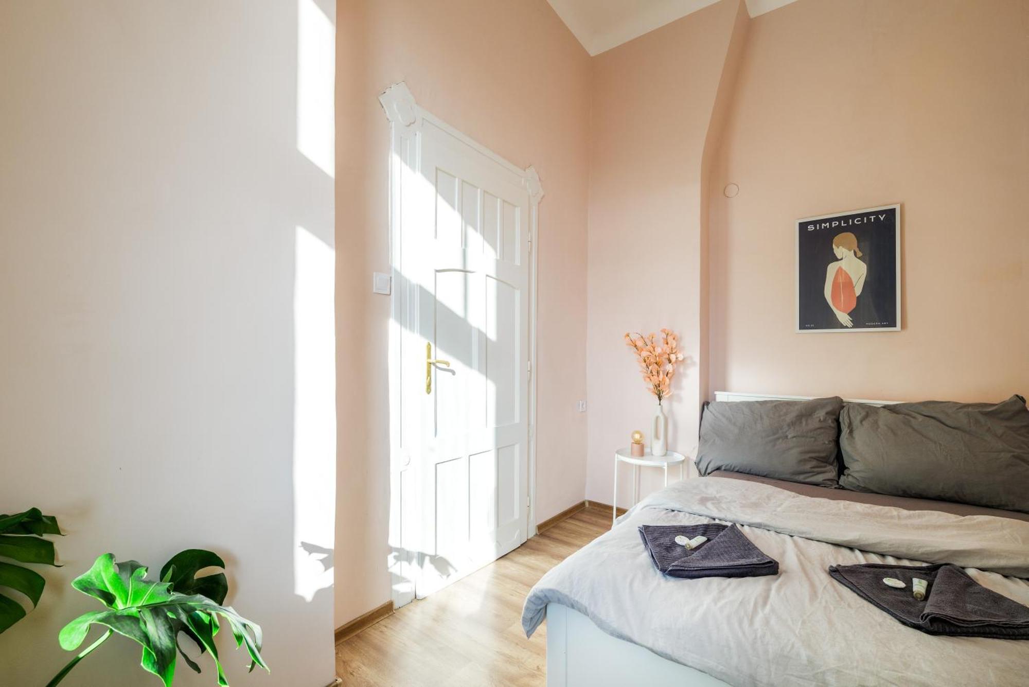Golbarg Synagoge Apartment In Heart Of City Budapest Luaran gambar